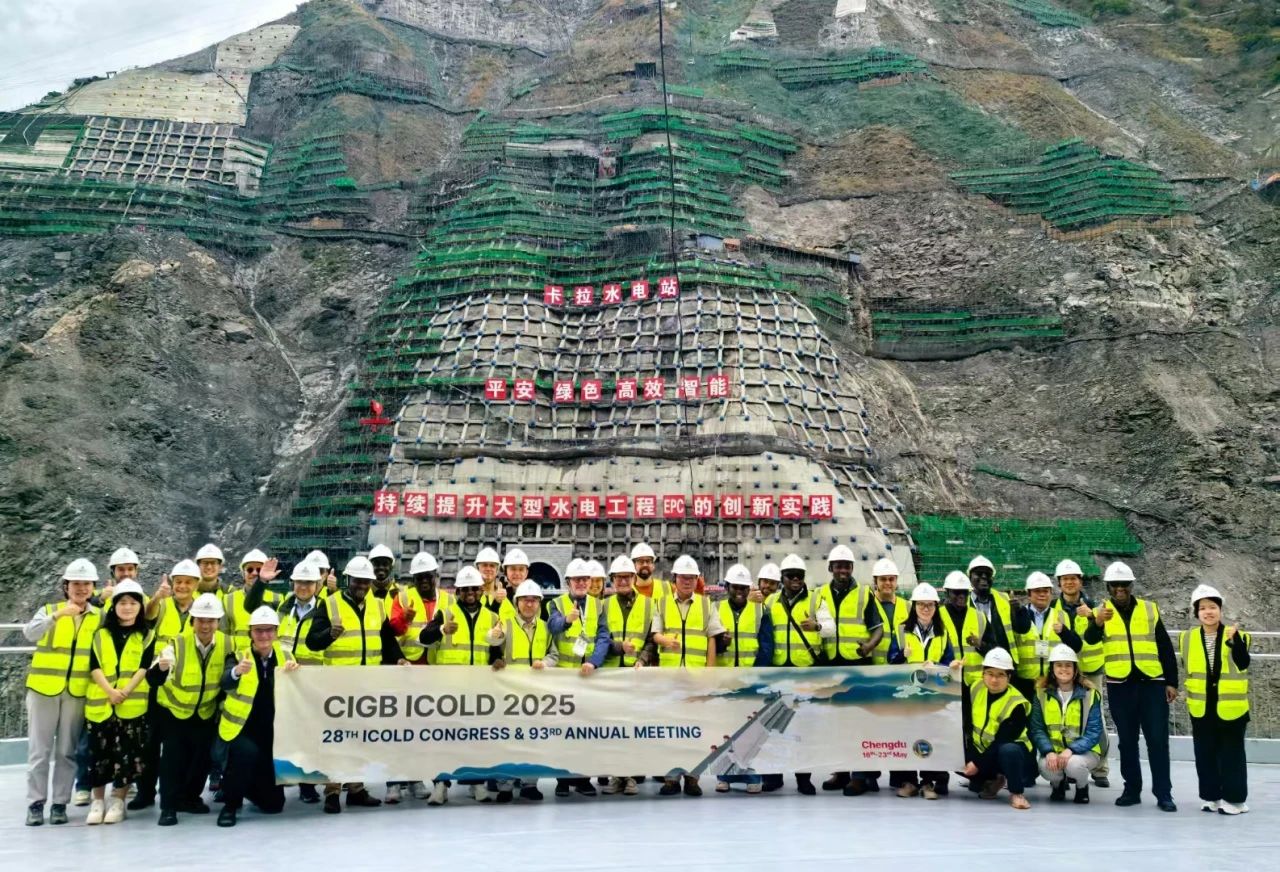 多国坝工领域专家考察卡拉水电站智能建设